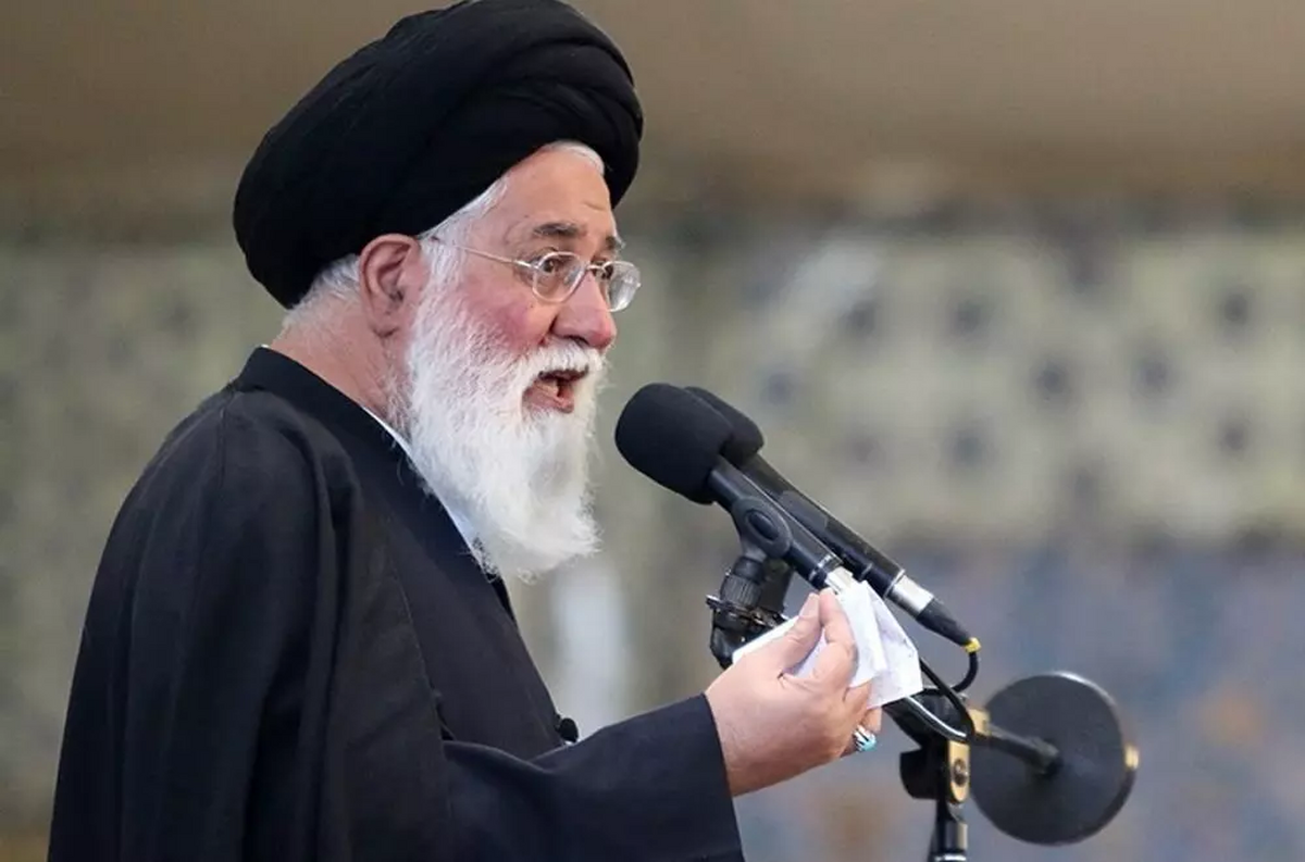 عکس؛ علم‌الهدی، پدر همسر رئیس‌جمهور ففید در جلسه با ائمه جمعه