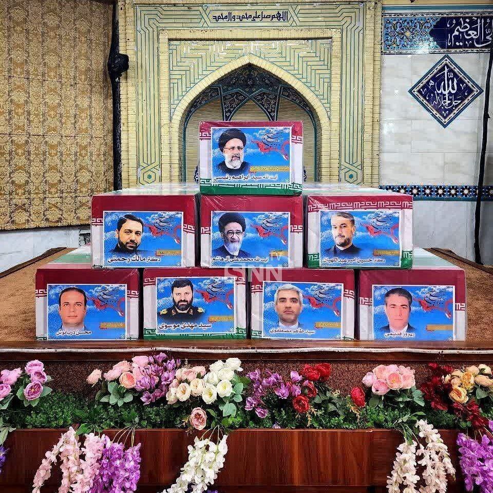 تصاویری از مقامات نظامی و سیاسی در خیابا‌ن‌های تهران جهت تشییع پیکر ابراهیم رئیسی و همراهان