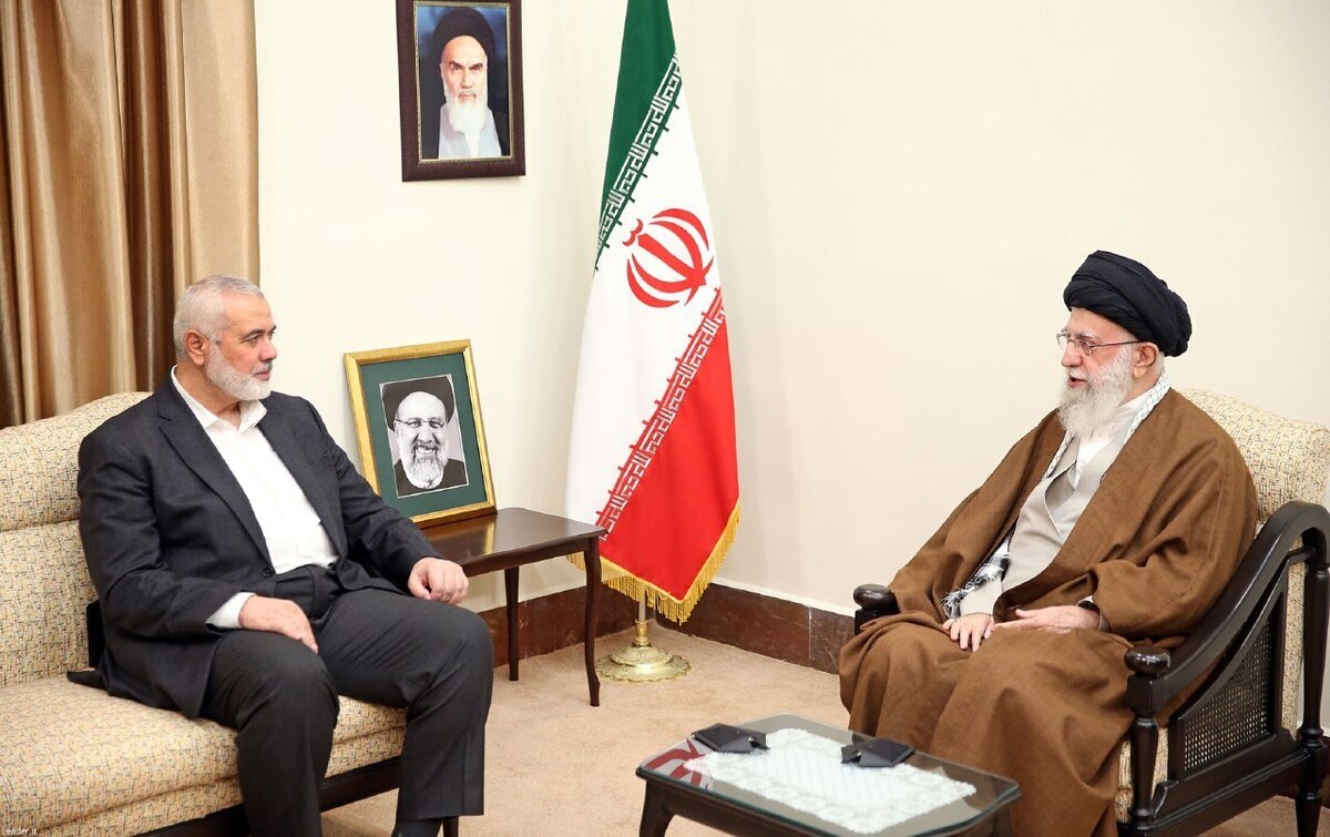 مقام معظم رهبری در دیدار با اسماعیل هنیه: در آینده ممکن است در مورد قضیه فلسطین، حوادثی اتفاق بیفتد که امروز باور کردنی نیستند