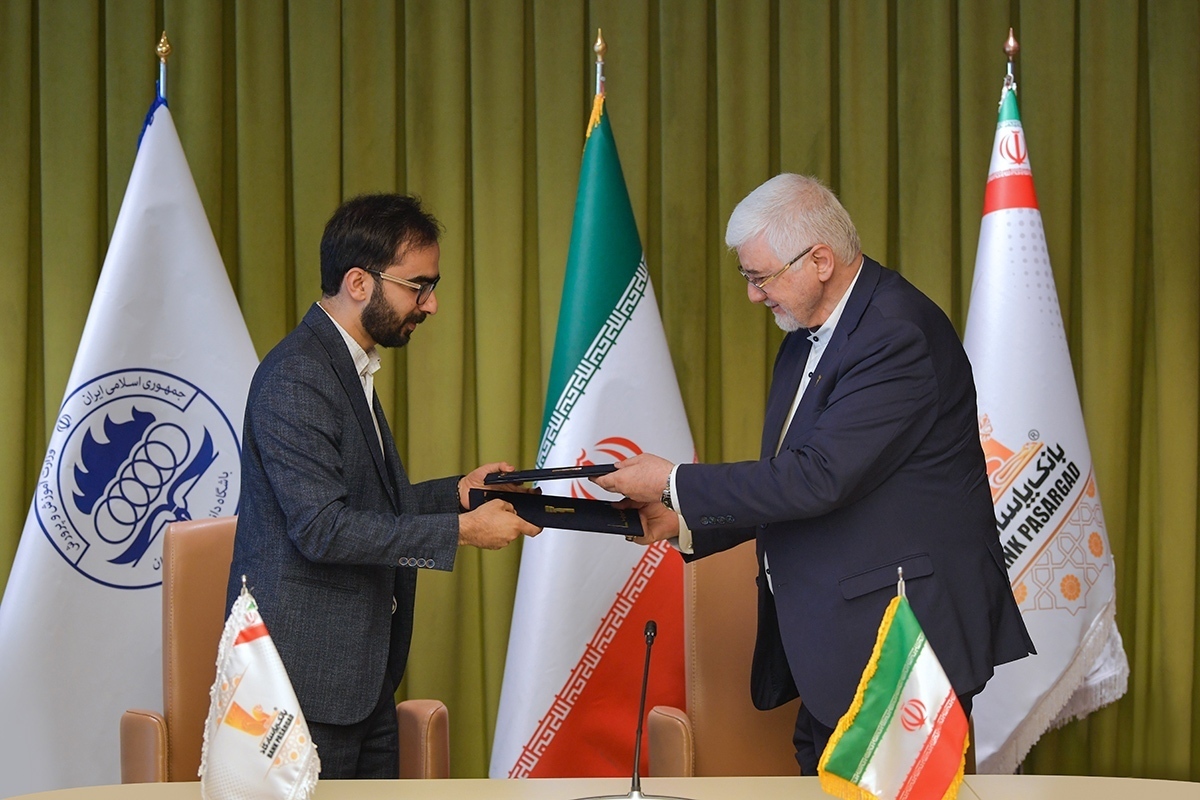 امضا تفاهم‌نامه همکاری میان بانک پاسارگاد و باشگاه دانش‌پژوهان‌ جوان / مدیرعامل بانک پاسارگاد: دانش‌آموزانی در نقاط دور افتاده وجود دارند که استعداد آن‌ها نادیده گرفته می‌شود؛ باشگاه دانش‌پژوهان‌ جوان می‌تواند برنامه‌ای برای شناسایی این استعدادها داشته باشد