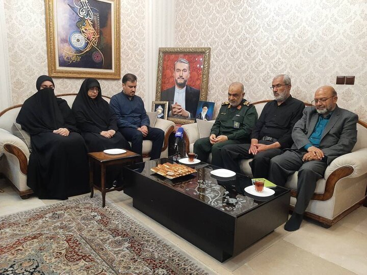 سردار سلامی: علاقه زیادی به شهید امیرعبداللهیان داشتم/ عکسی از فرمانده کل سپاه در منزل وزیر خارجه فقید