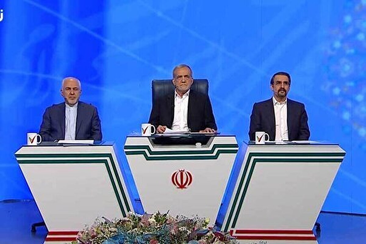 پزشکیان:زندگی را بر مردم حرام کردید/  راهنمای سیاست‌ خارجی ما منافع مردم خواهد بود؛ شعارهای دهن‌پرکن نخواهم داد/ برای من مذاکره ذلت نیست/  نباید با آمریکا رابطه متشنج و هزینه آفرین داشته باشیم/ با تحریم شاید بشود زنده ماند ولی نمی‌شود پیشرفت کرد/ مخالفان لغو تحریم از تحریم کاسبی می‌کنند