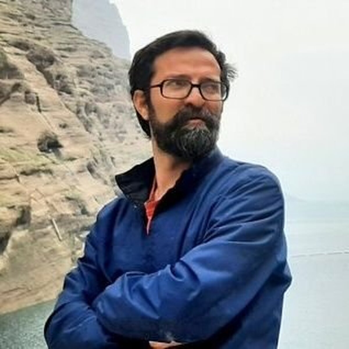 آقای پزشکیان لطفا برای همه مردم ایران پدری کنید