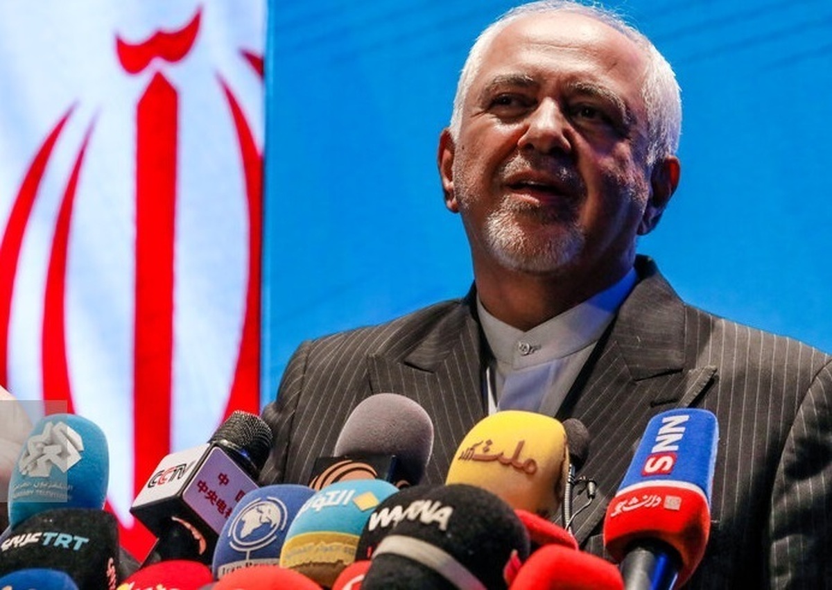 ظریف: آرزوی کسانی که با خون مردم میلیاردر شدند را نقش برآب کنید / نتیجه رأی ندادن انتخاب یک احمدی‌نژاد دیگر یا بدتر از اوست