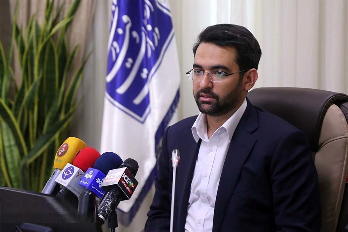 آذری جهرمی: آمارهای جلیلی در مورد توسعه اینترنت در دولت سیزدهم نادرست است
