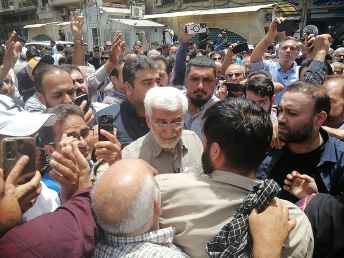 جلیلی از احمدی‌نژاد تقلید کرد!