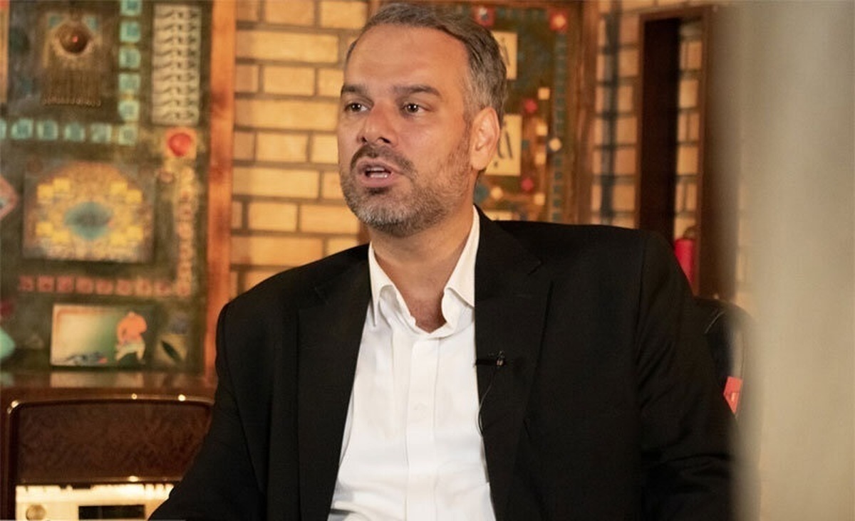 نماینده سابق مجلس: در صف نانوایی از ۱۵ نفر فقط دو نفر ایرانی بودند و ۱۳ نفر دیگر افغانی بودند