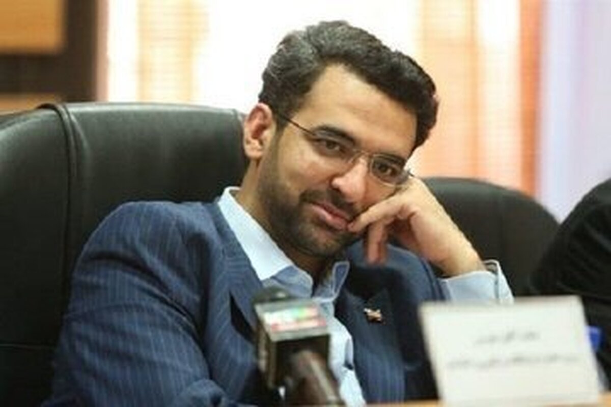 طعنه آذری جهرمی به طرح تیم جلیلی برای بنزین ۳۵ هزار تومانی: هر باک اسنپ با بنزین لیتری ۳۵ تومان جلیلی چند در می‌آید؟