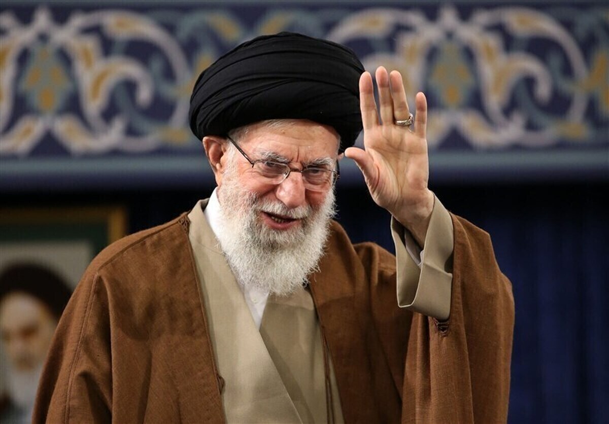 مقام معظم رهبری: به جناب آقای دکتر پزشکیان توصیه می‌کنم با توکل به خداوند به افق‌های بلند و روشن چشم بدوزد