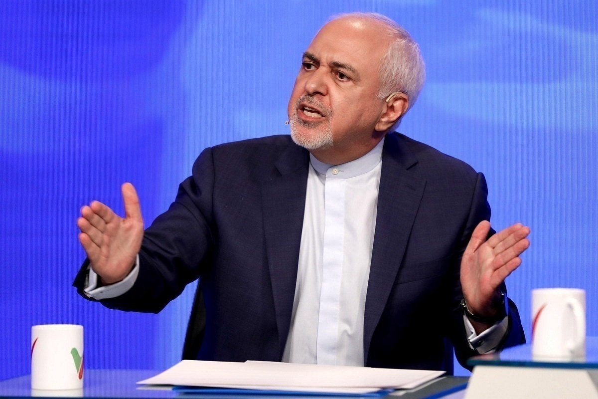 ظریف: هیچ ملاقاتی با رهبری نداشته و پیامی از ایشان دریافت نکرده‌ام/ کوشش‌های من تنها به دلیل نگرانی از آینده ایران بوده/ گروهی که با مشارکت مردم آرزوهایشان بر باد رفته، دست به ساختن دروغ‌هایی زده‌اند تا افسانه فرمایشی بودن انتخابات را دامن بزنند