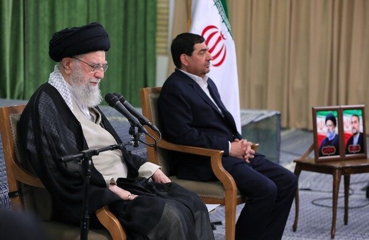 مقام معظم رهبری: رئیسی به اصل ارتباط عقیده داشت و اهل تعامل بود اما از موضع عزت؛ نه آنچنان تند و دورکننده بحث می‌کرد که ارتباط قطع شود و نه بیهوده خود را دست پایین می‌گرفت و امتیاز می‌داد