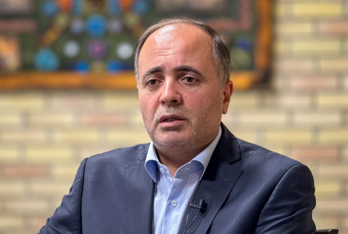 نوری قزلجه: قالیباف فیگور رئیس جمهور را می‌گیرد، او در مناظره‌ها استرس دارد/ زاکانی با پول شهرداری پُز می‌دهد / پزشکیان پرچمدار تغییر وضع موجود است
