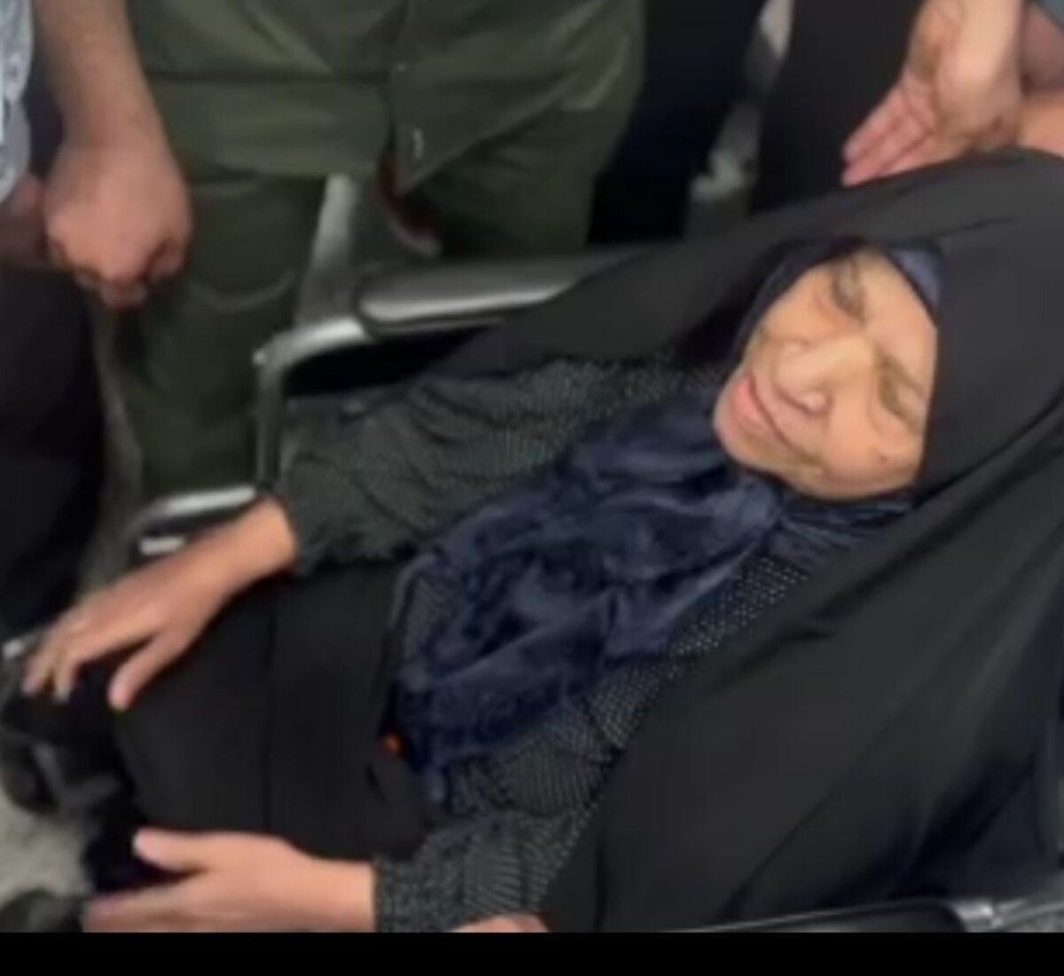 فیلم؛  مادر شهید خطاب به مسعود پزشکیان: می‌توانید پای مردم ایران بایستی همانطور که پای بچه‌هایت بعد از مرگ همسرت ایستادی؟ / پاسخ نامزد انتخابات ریاست‌جمهوری چه بود؟
