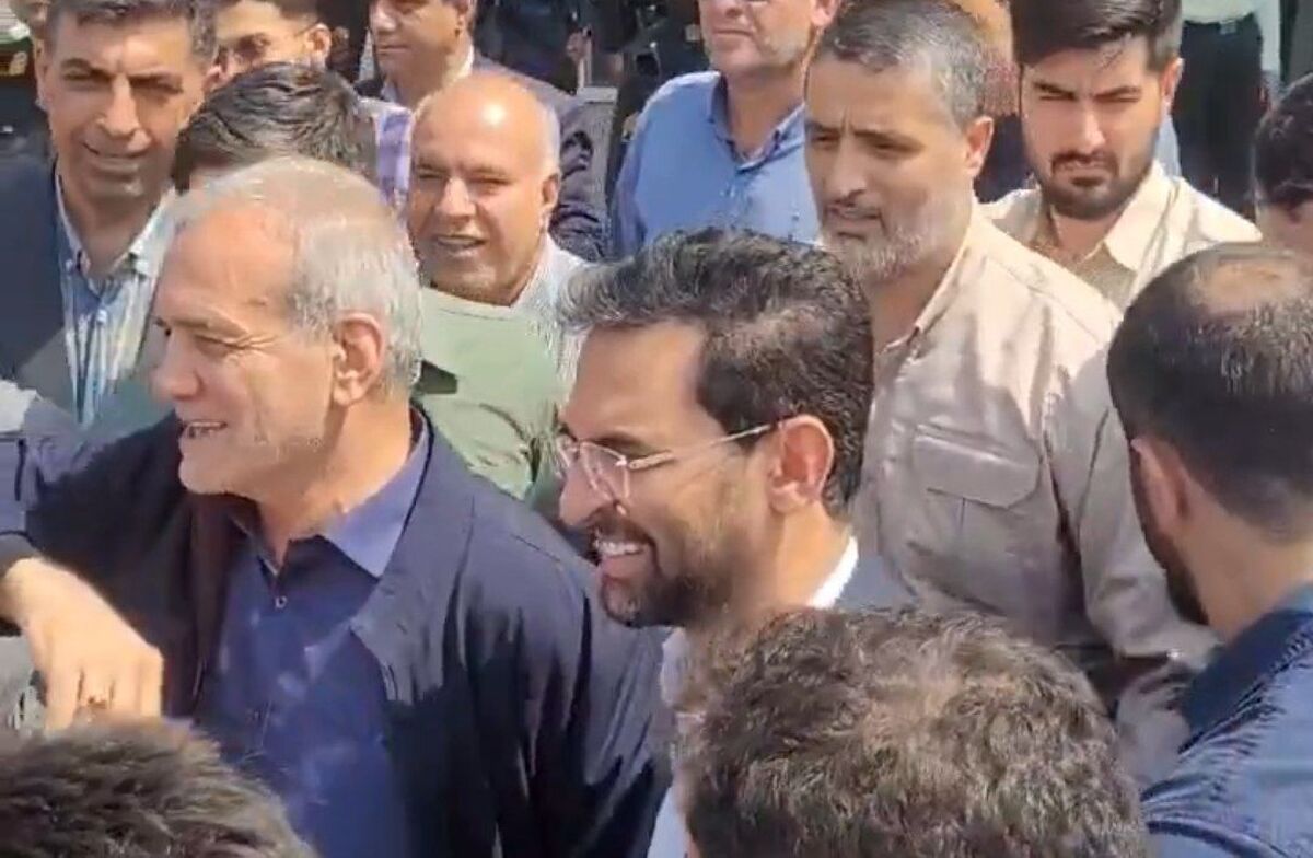 فیلم؛ استقبال از پزشکیان و آذری جهرمی در فرودگاه شیراز