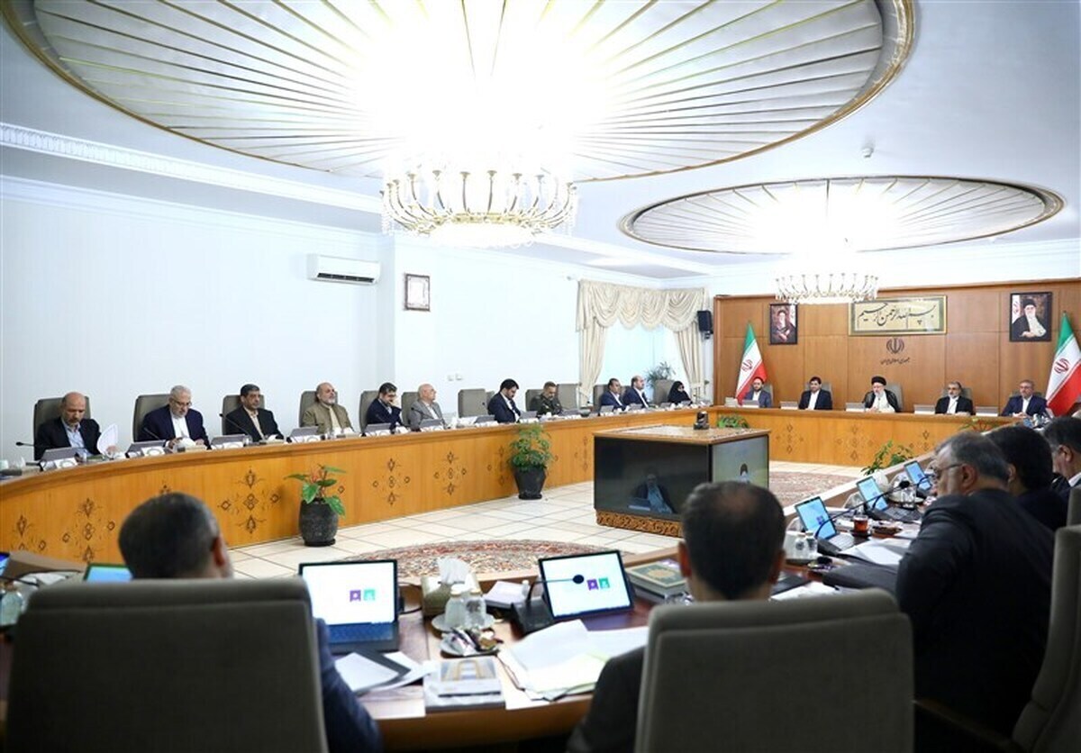 اگر دولت سیزدهم موفق بود، چرا نامزدش در انتخابات شکست خورد؟ / هدف از مطرح کردن گزاره «اسب زین‌شده»، پوشاندن اتفاقاتی است که در کشور افتاده / دولت سیزدهم در تحقق وعده‌هایش موفق نبود/  باید مواظب باشیم این جناحی که شکست خورد، دستاوردسازی نکند و کارنامه دروغین نسازد