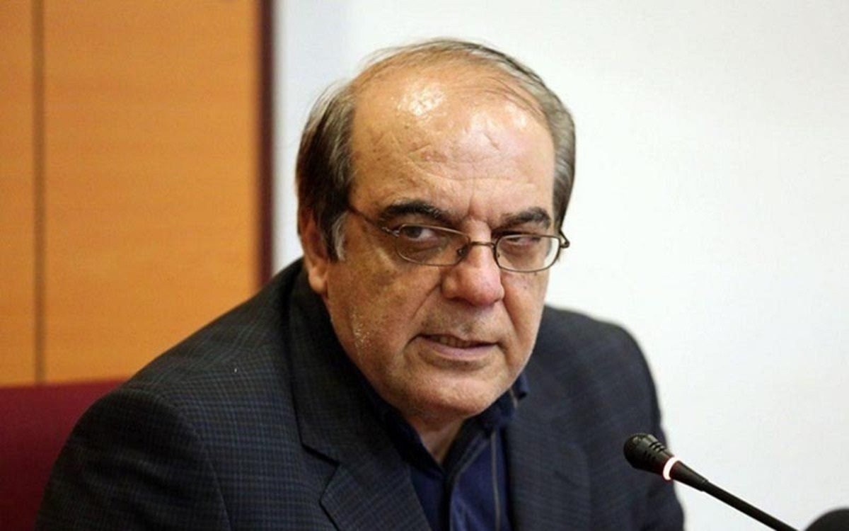 عباس عبدی: در این چند روز، به کشور مثل گوشت قربانی نگاه می‌کندد؛ باید دید که در این سه سال چه بلایی سر کشور آورده‌اند