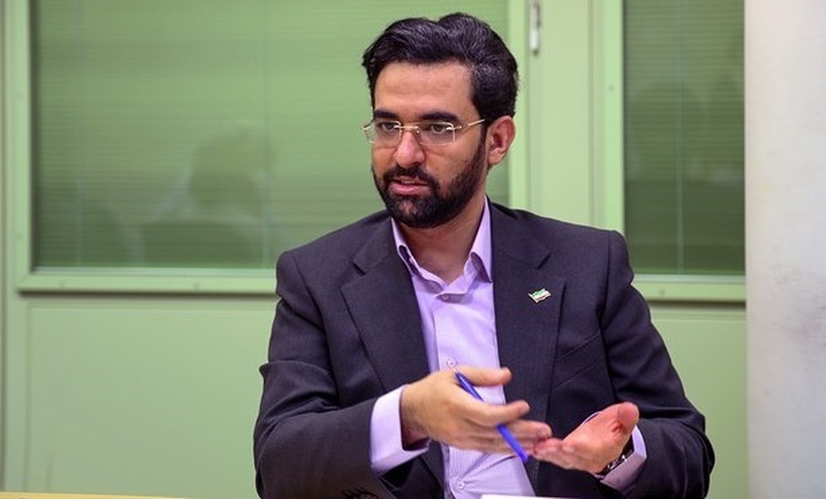 واکنش آذری جهرمی به حادثه برای ترامپ: تروریست کت و شلوار پوش، طعم ترور را چشید