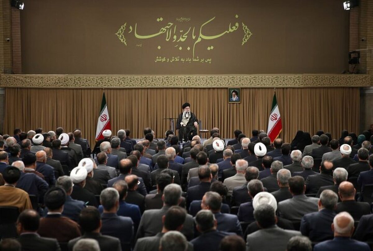 توصیه موکد من تعامل سازنده مجلس با دولت جدید است/ پیروزی رئیس‌جمهوری منتخب {پزشکیان} پیروزی همه ماست، این را باید از بن دندان باور کرد/ کار فوری مجلس رای به کابینه‌ای است که آقای پزشکیان حفظه‌الله ارائه می‌کند