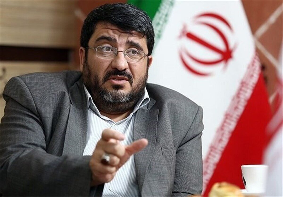 ایزدی: ترامپ در آمریکا تبدیل به شهید زنده شد