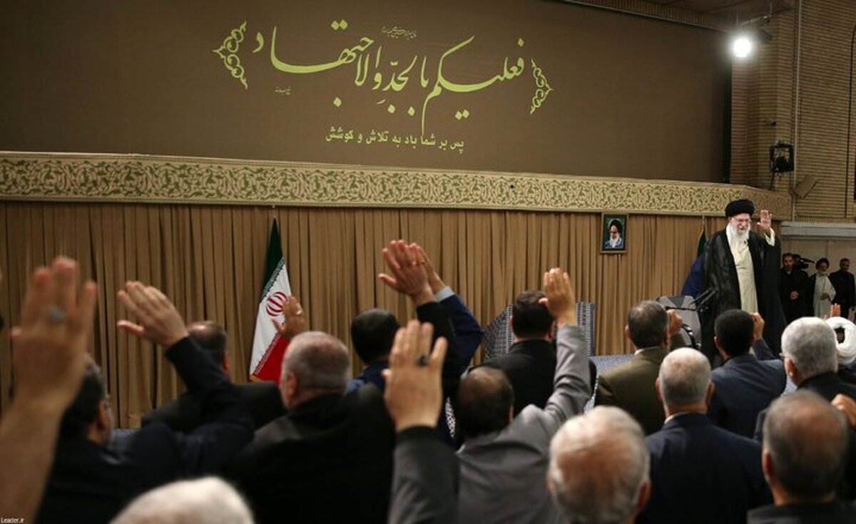 شوخی مقام معظم رهبری با پزشکیان بخاطر حضور در جلسه با نمایندگان