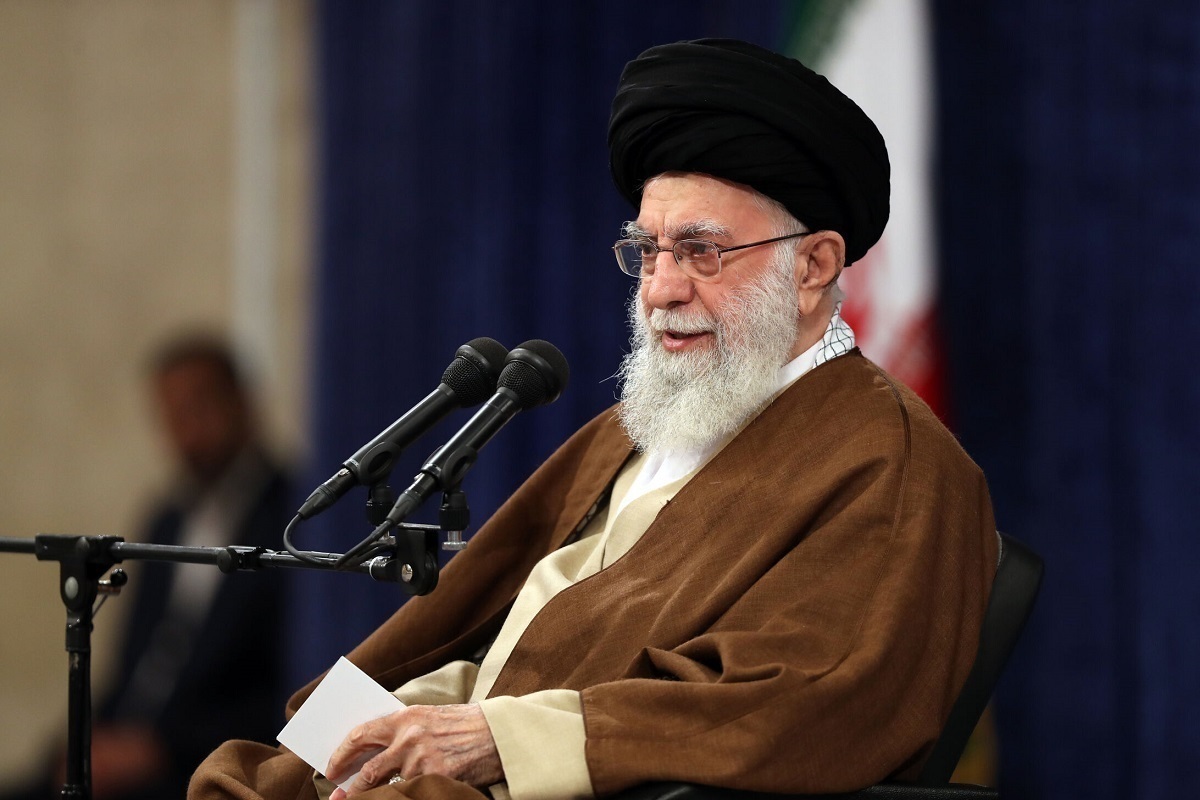 مقام معظم رهبری: باید برای رفع تحریم‌ها تدبیر اندیشید