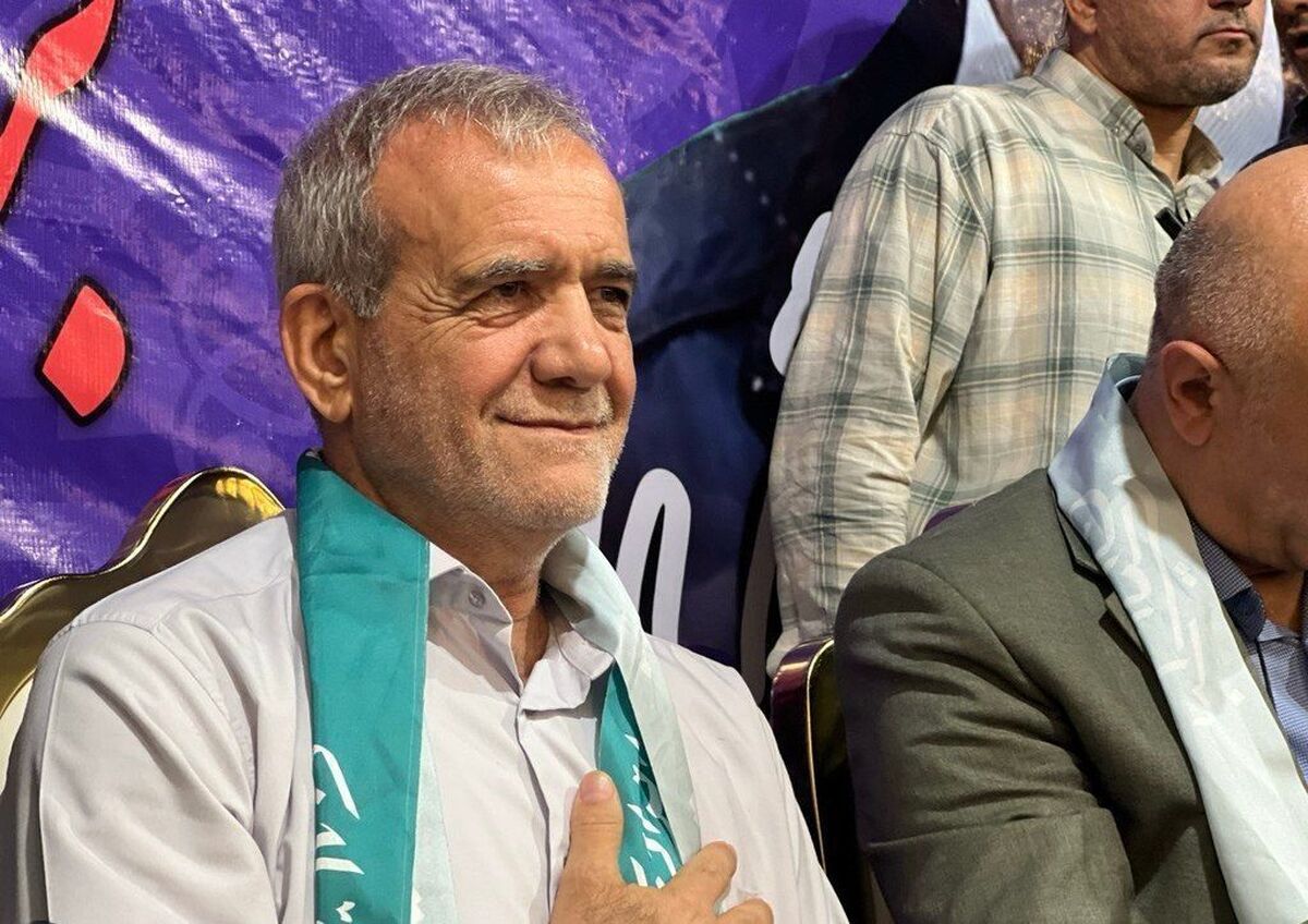 پزشکیان: نباید با دخترانمان طوری برخورد کنیم که وقتی از بیرون نگاه می‌کنند، چندششان شود