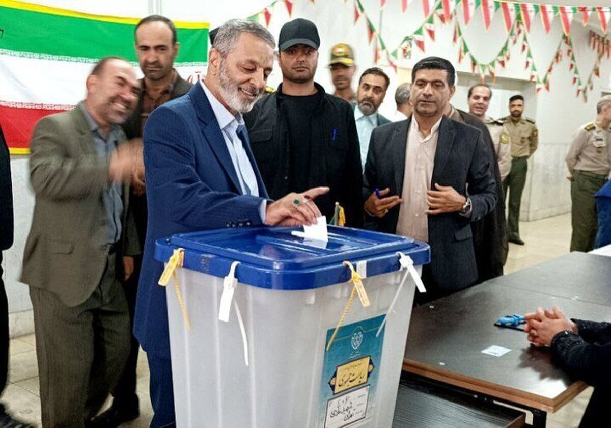 فرمانده کل ارتش در کجا رأی داد؟ / وزیر کشور رأی داد