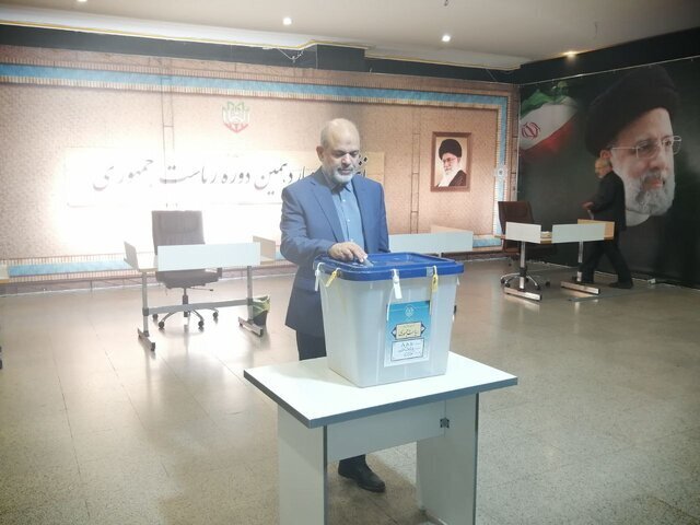 فرمانده کل ارتش در کجا رأی داد؟ / وزیر کشور رأی داد