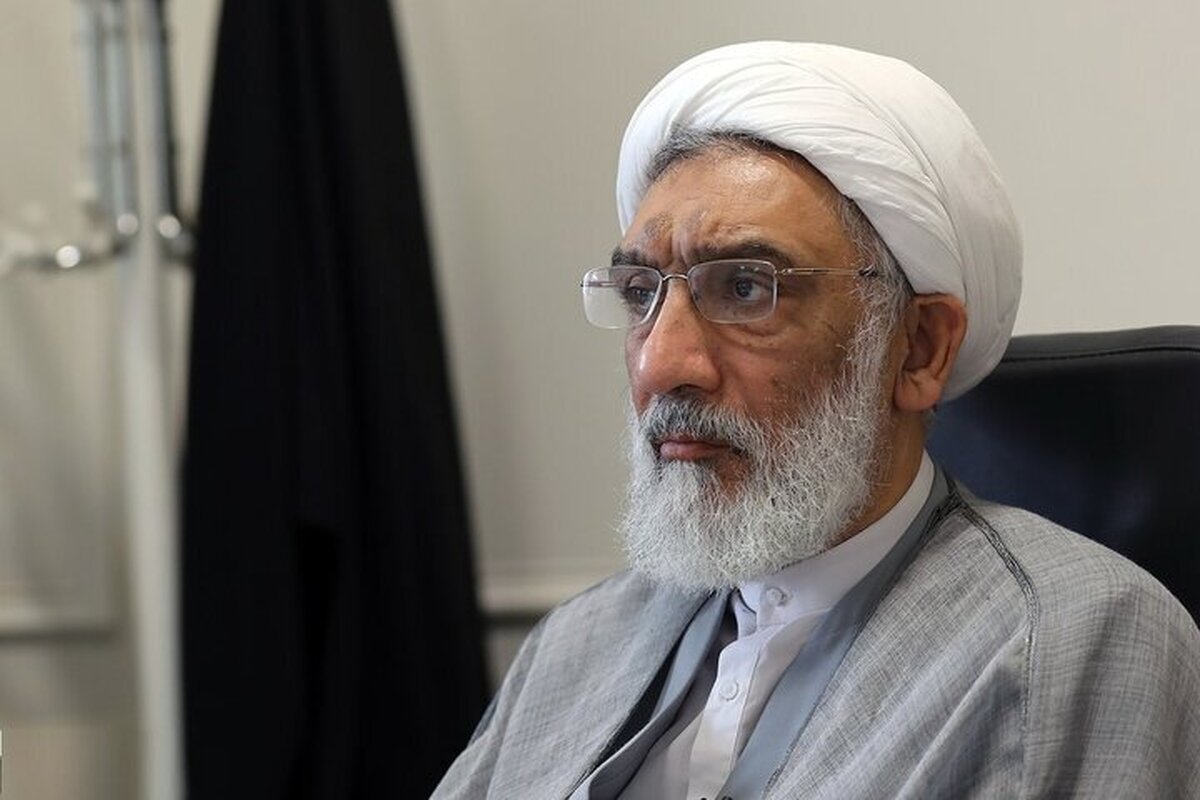 عکس؛ پورمحمدی در حسینیه ارشاد رأی خود را به صندوق انداخت