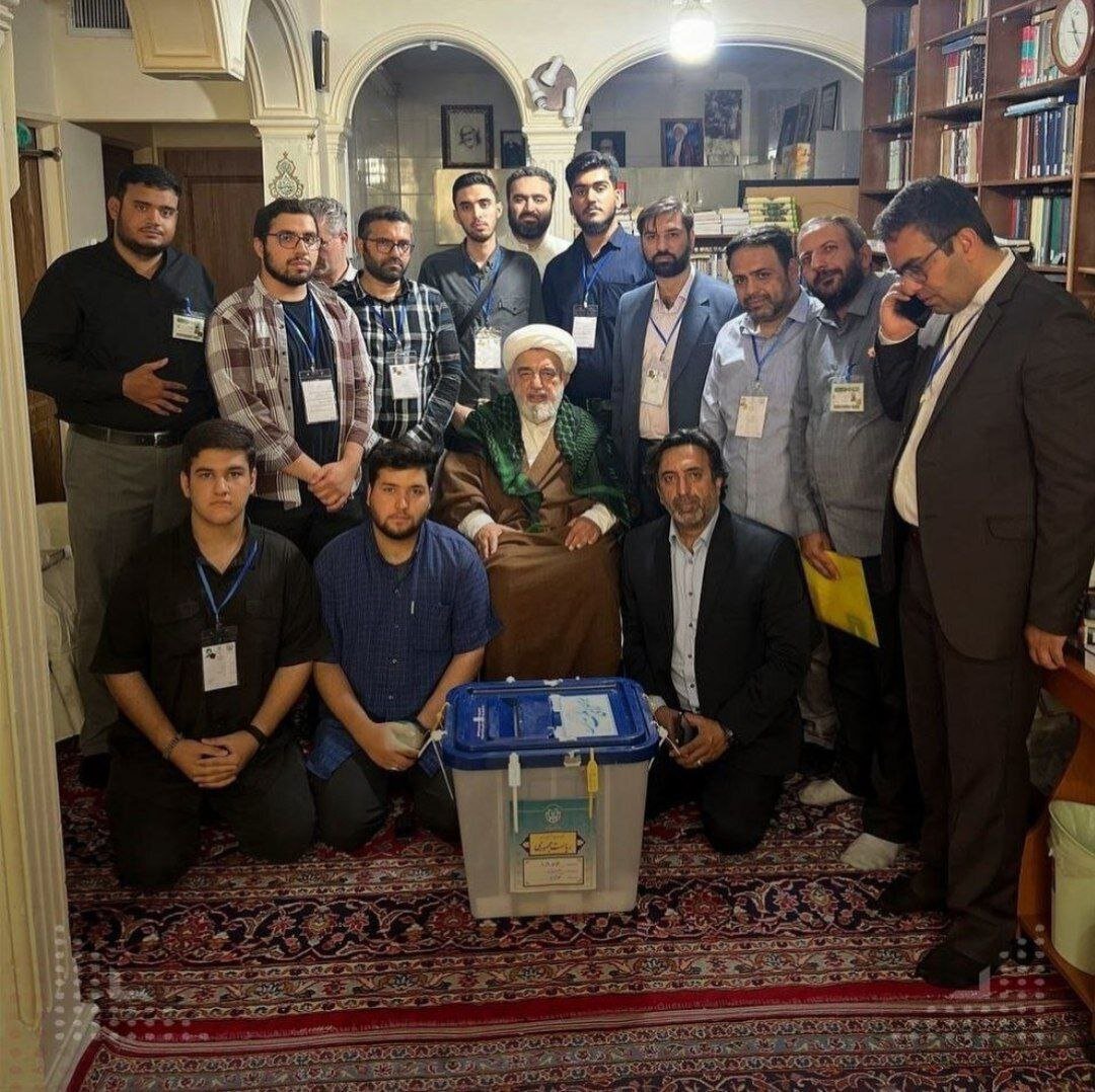 تصاویر؛ حضور مداحان معروف و سخنرانان در پای صندوق های رأی انتخاابات ریاست‌جمهوری