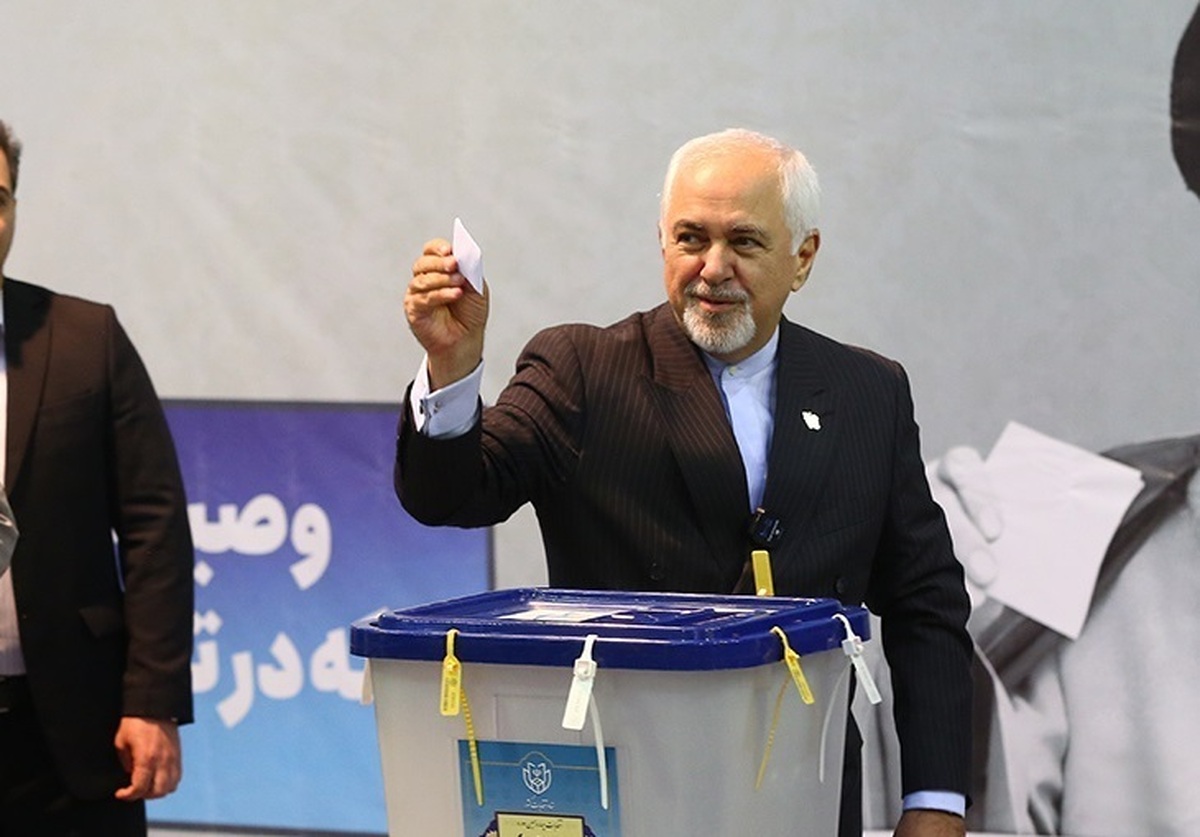 ظریف: نسل‌های آینده نظاره‌گر تصمیم امروز ما هستند /  یک رئیس‌جمهور می‌تواند مقدار کمی اصلاح کند، اما می‌تواند خیلی اوضاع را بدتر کند/ یک تصمیم برای رای دادن می‌تواند همه چیز را عوض کند/  فردا دیر است و پشیمانی فایده‌ای ندارد
