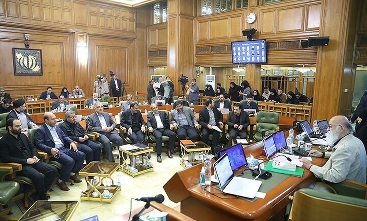 انحلال شورای شهر تهران جدی‌تر شد/ احسان خطر چمران و روی آوردن به نصیحت