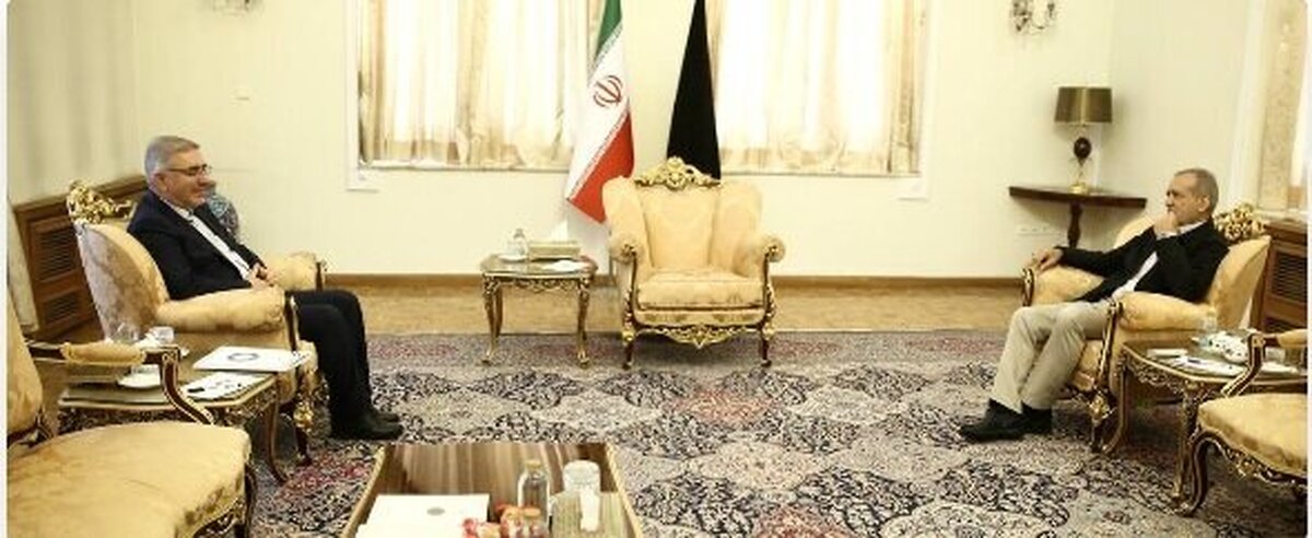 جلسه مهم پزشکیان و تیم اقتصادی‌اش با رئیس سازمان برنامه و بودجه