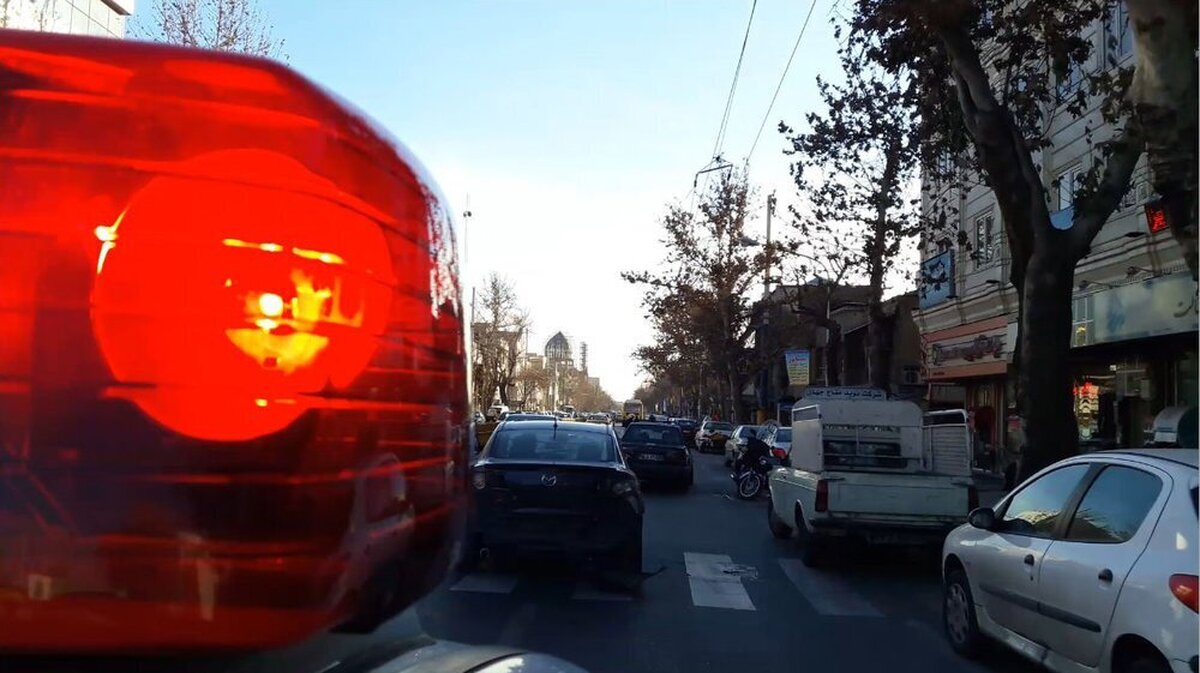 تصادف مرگبار ماشین حمل پول در تهران با چندین خودرو و موتورسیکلت