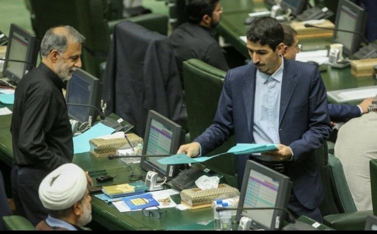 بهترین عکس‌های خبرگزاری‌ها از پنج روز پر ماجرا در بهارستان
