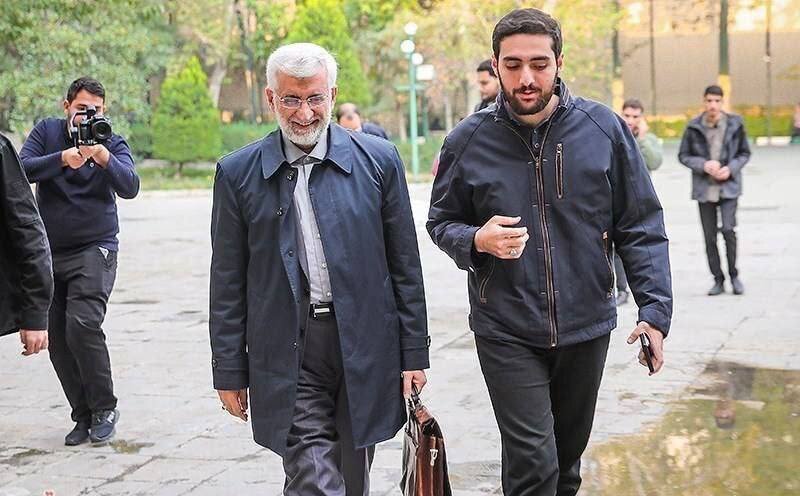 برهم زننده سخنرانی پزشکیان در دانشگاه تهران در کنار سعید جلیلی/ او کیست؟