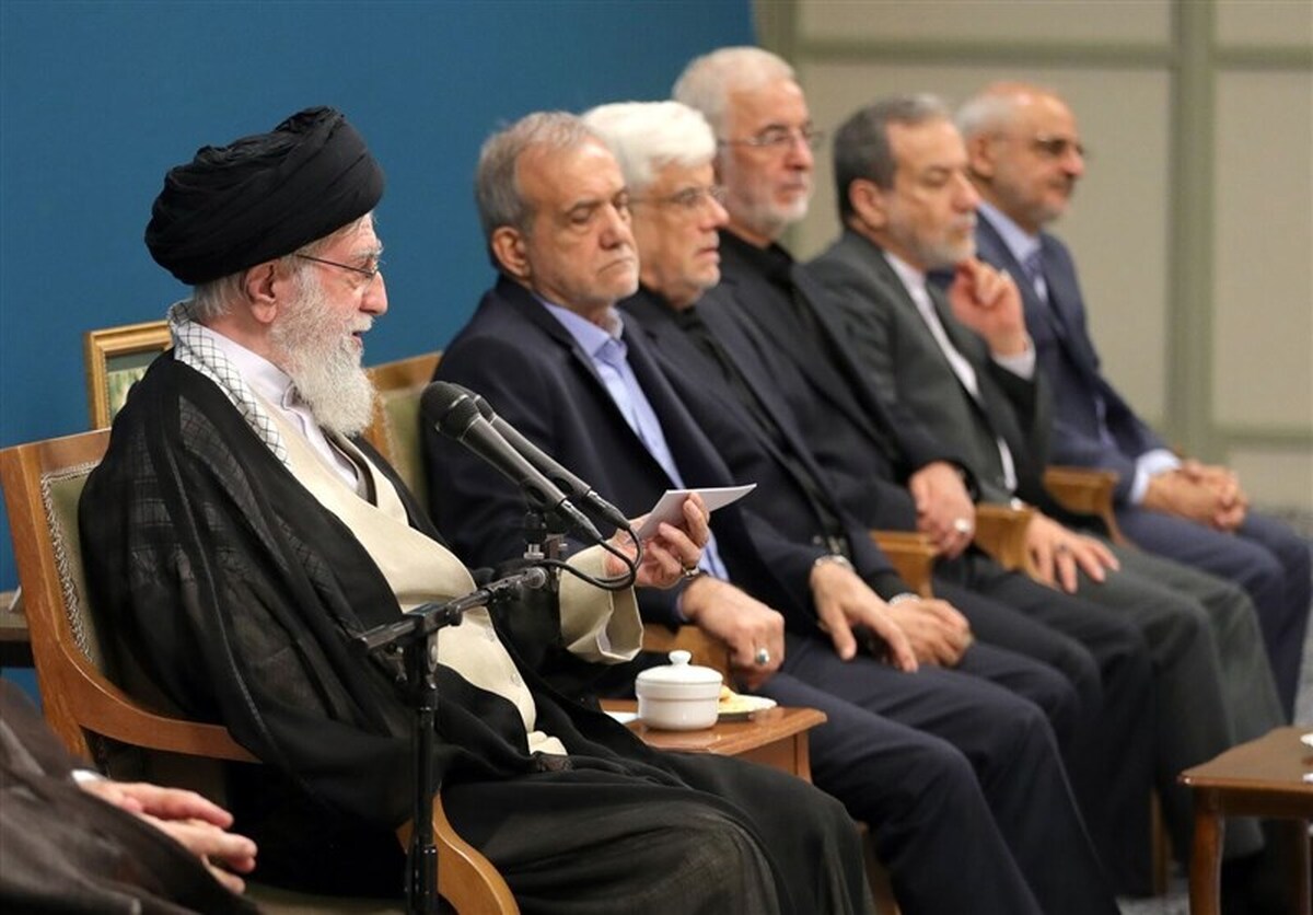 گفتگوی پزشکیان با مقام معظم رهبری برای اجرا نکردن قانون عفاف و حجاب به روایت شکوری راد