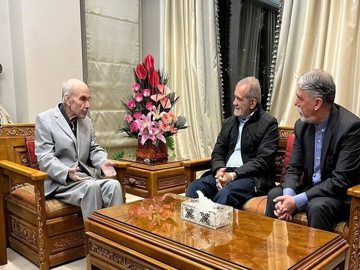 پزشکیان با رضا داوری اردکانی، فیلسوف شهیر کشور دیدار کرد