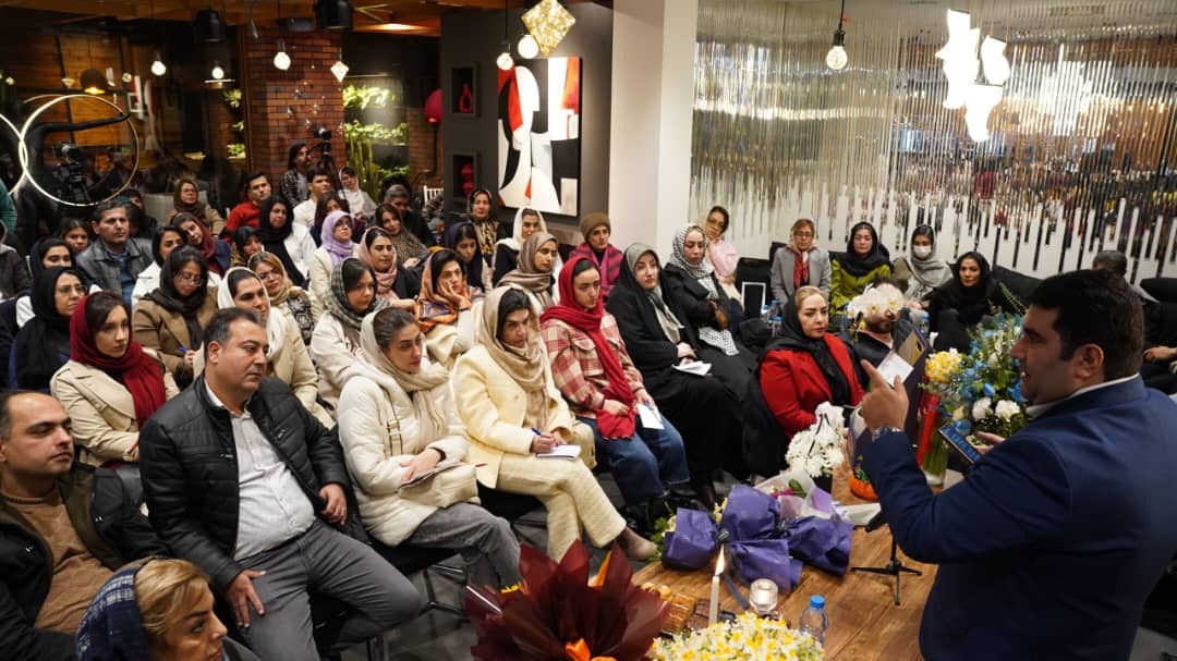 نشست فرهنگی ـ معرفتی «علیوار زندگی کردن» با محوریت ترویج سبک زندگی علوی برگزار شد نشست فرهنگی ـ معرفتی «علیوار زندگی کردن» با محوریت ترویج سبک زندگی علوی برگزار شد