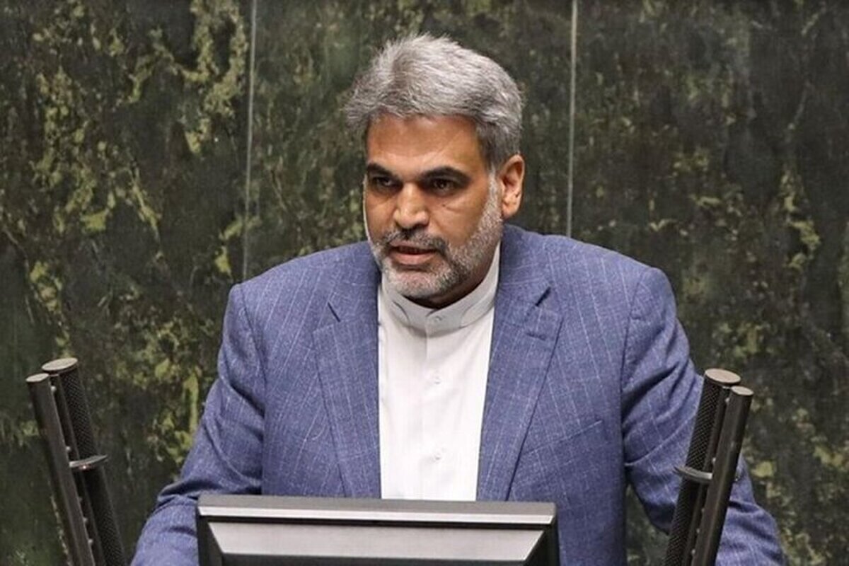 نماینده مجلس: شمخانی در این کشور چه مسئولیتی دارد که می‌گوید اورانیوم غنی‌شده را نابود می‌کنیم؟