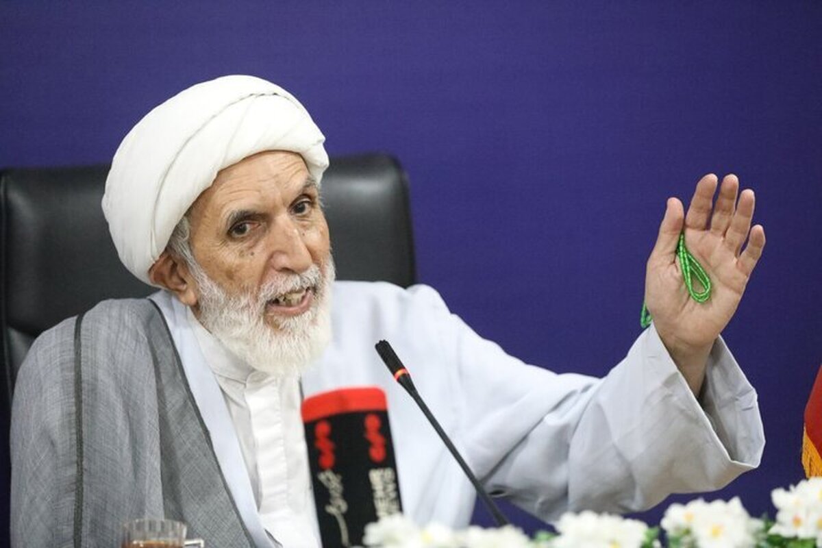 مهدی طائب: شهید، بمبی بی‌انتهاست که از درون دشمن را فرو می‌ریزد