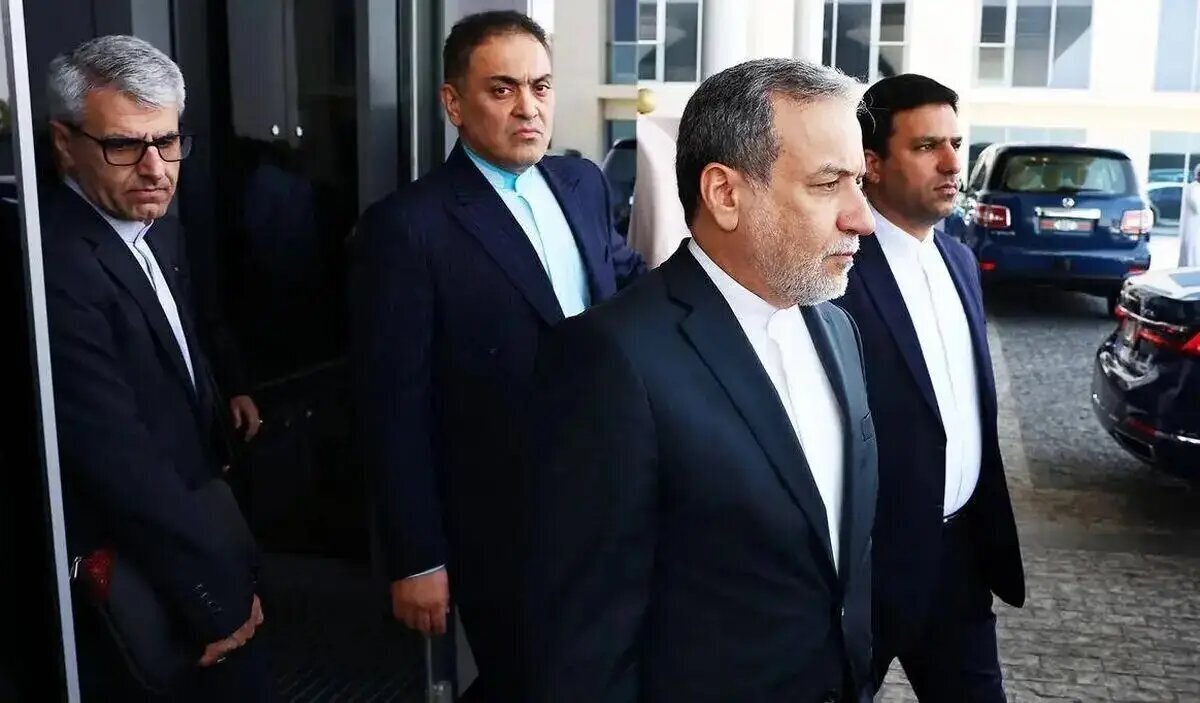 اکسیوس به نقل از منابع آگاه: عراقچی به چندین وزیر خارجه گفته که ایران پس از پایان انتقام‌گیری از اسرائیل، مایل به ازسرگیری مذاکرات با آمریکا است
