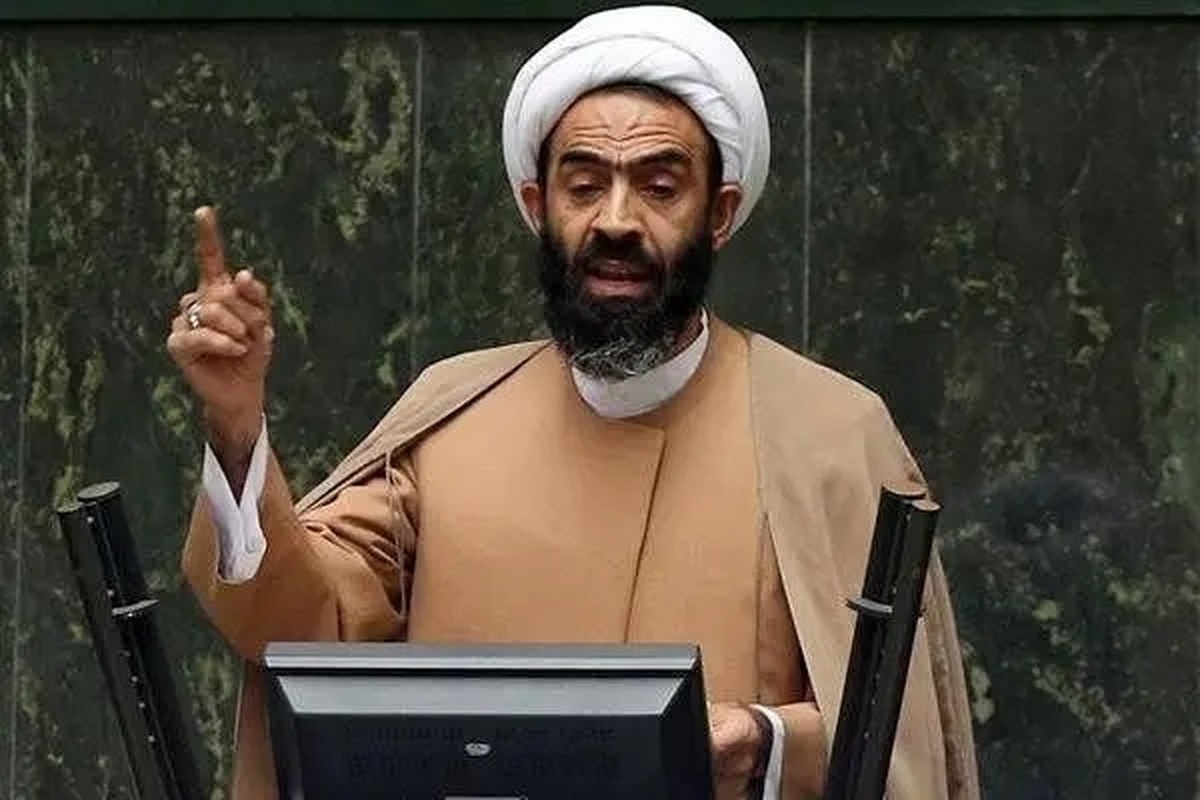 قالیباف همانطور که پالرمو را قبل از خشک شدن جوهر آن ابلاغ کرد، قانون حجاب را هم که حکم خداست، ابلاغ کند