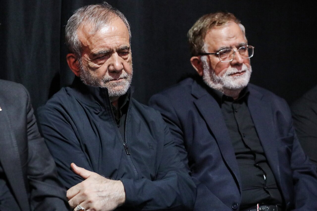 تصاویری از حضور پزشکیان در مراسم گرامیداشت شهید محمد باقری