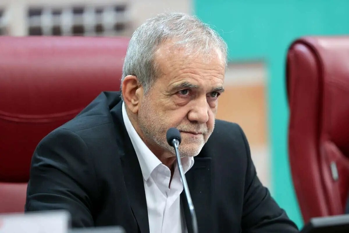 واکنش معاون رئیس‌جمهور به انتقاد از رفتار پزشکیان در دیدارهای خارجی