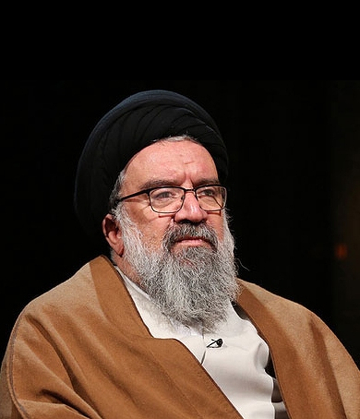 امام جمعه موقت تهران: ترامپ حرف‌های گنده‌تر از دهان خود می‌زند
