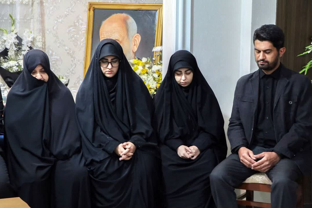 پیام مقام معظم رهبری به خانواده شهید غیب‌پرور ابلاغ شد