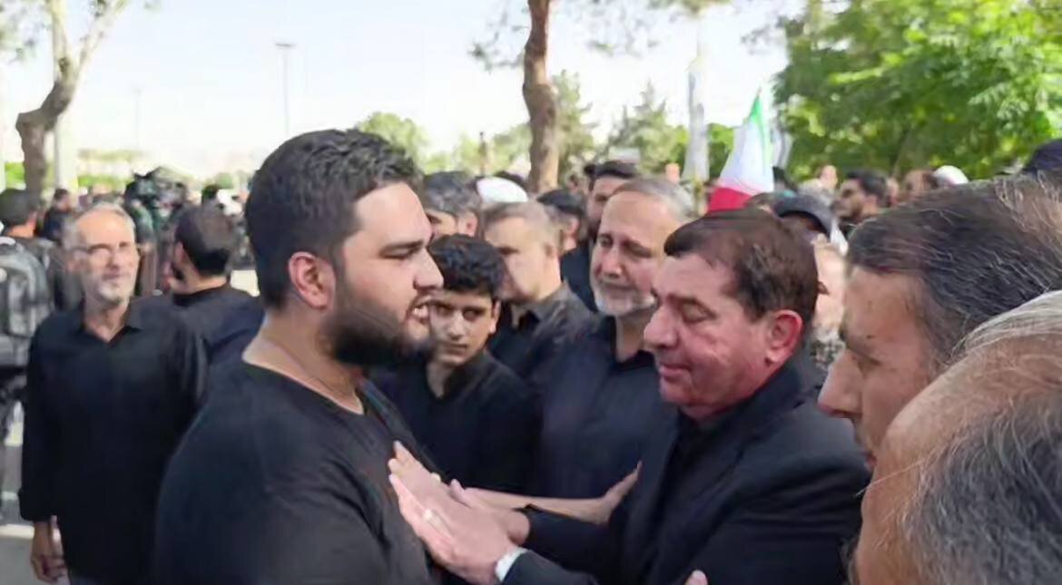 تصاویری از دلجویی مخبر از فرزند شهید سردار حاجی‌زاده