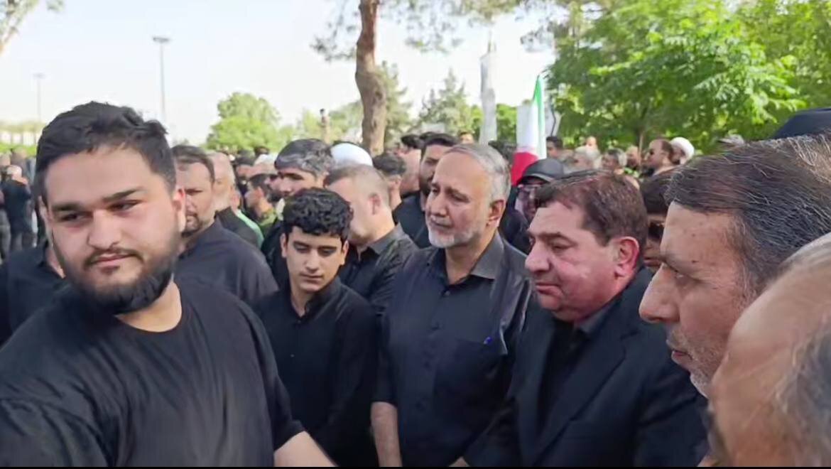 تصاویری از دلجویی مخبر از فرزند شهید سردار حاجی‌زاده