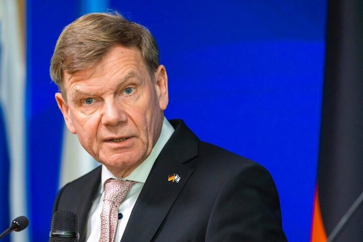 وزیر خارجه آلمان:  هیچ‌کس نمی‌تواند از ما بخواهد که اسرائیل را که توسط ایران، حوثی‌ها، حزب‌الله و حماس تهدید می‌شود، رها کنیم!
